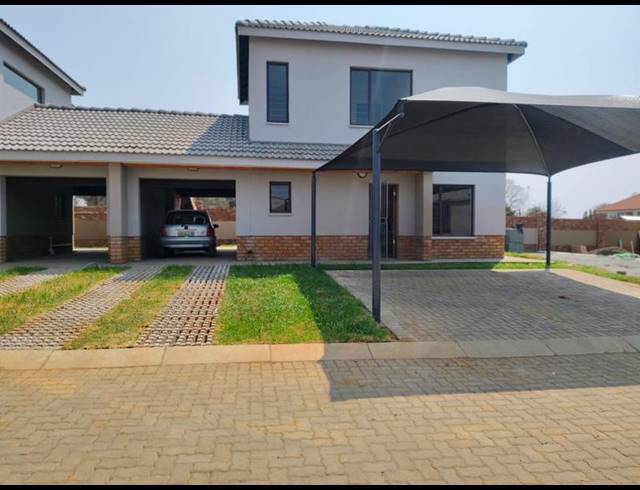 3 BEDROOM TOWNHOUSE FOR SALE IN WATERVAL EAST